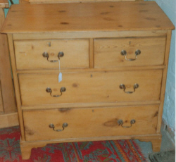 Small pine chest of drawers